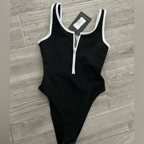 Black one piece swim - Picture 6 of 7